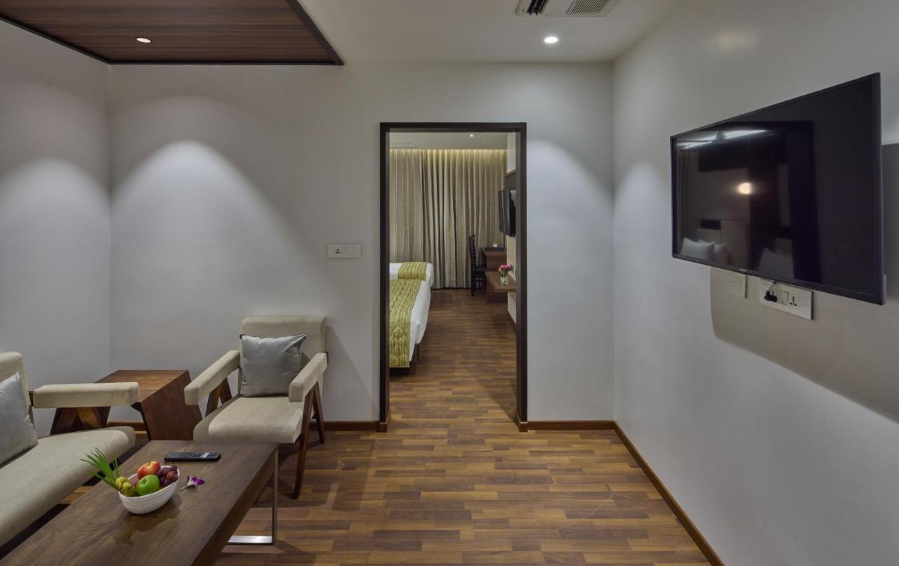 Grand Continent Hosur A Sarovar Portico Affiliate Hotel Exteriör bild