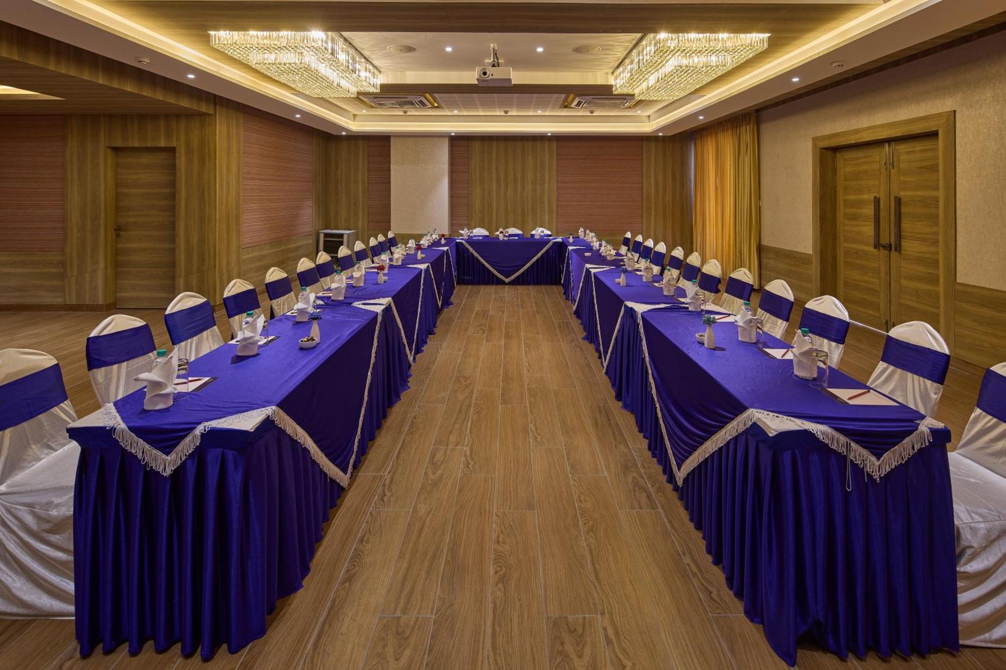 Grand Continent Hosur A Sarovar Portico Affiliate Hotel Exteriör bild
