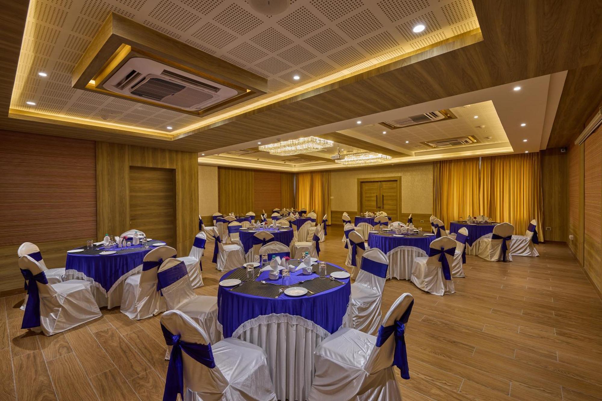 Grand Continent Hosur A Sarovar Portico Affiliate Hotel Exteriör bild