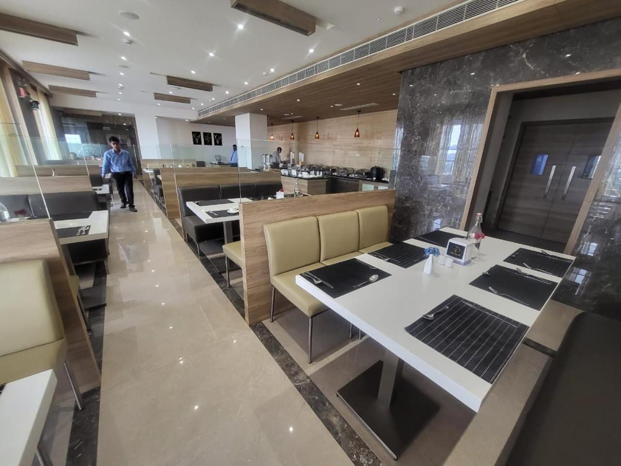 Grand Continent Hosur A Sarovar Portico Affiliate Hotel Exteriör bild