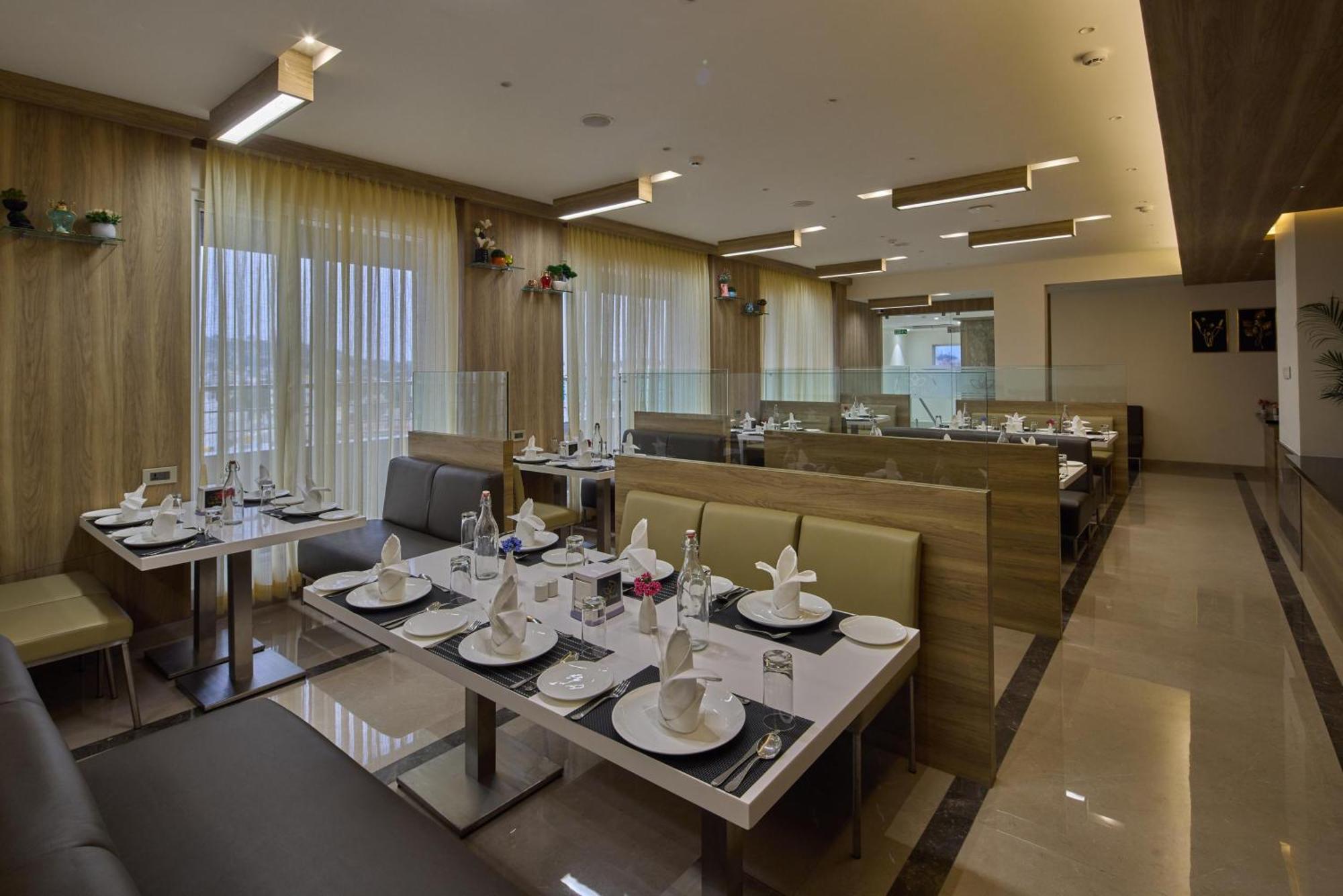 Grand Continent Hosur A Sarovar Portico Affiliate Hotel Exteriör bild
