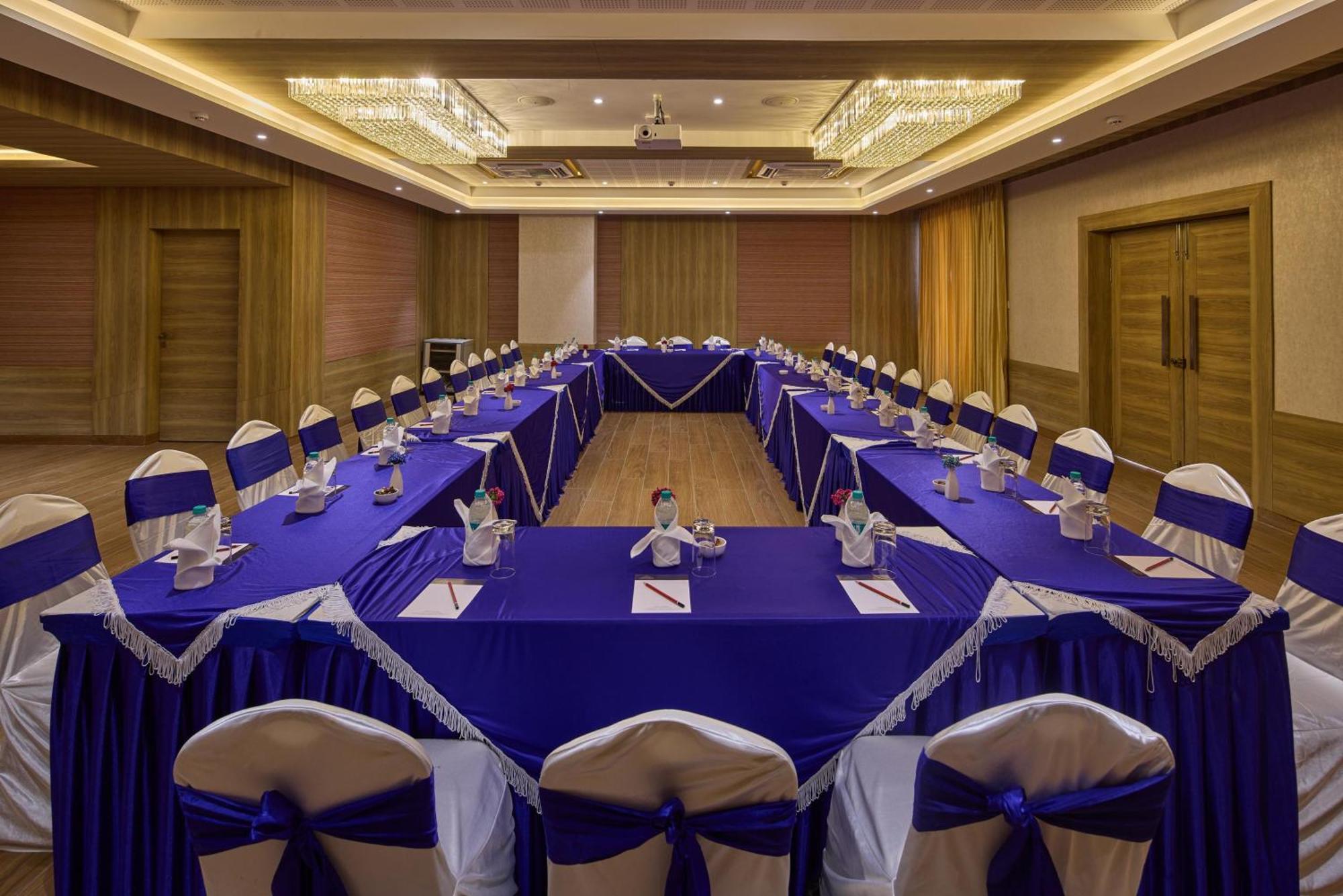 Grand Continent Hosur A Sarovar Portico Affiliate Hotel Exteriör bild